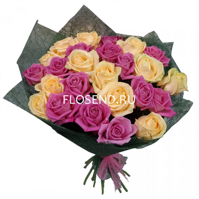 Букет «23 кремовых и розовых роз»