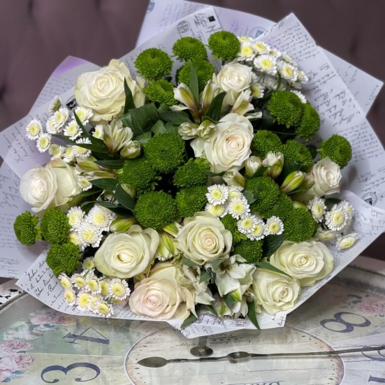 Букет «Розы и зеленые хризантемы» - фото 2
