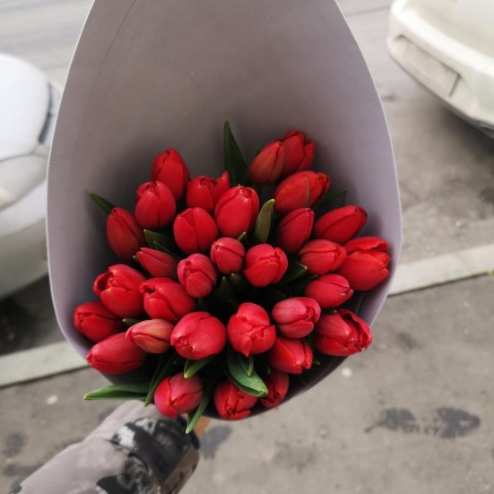 Букет «29 красных тюльпанов» - фото 6
