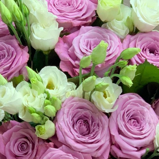 Букет с розовой розой и эустомой - фото 5